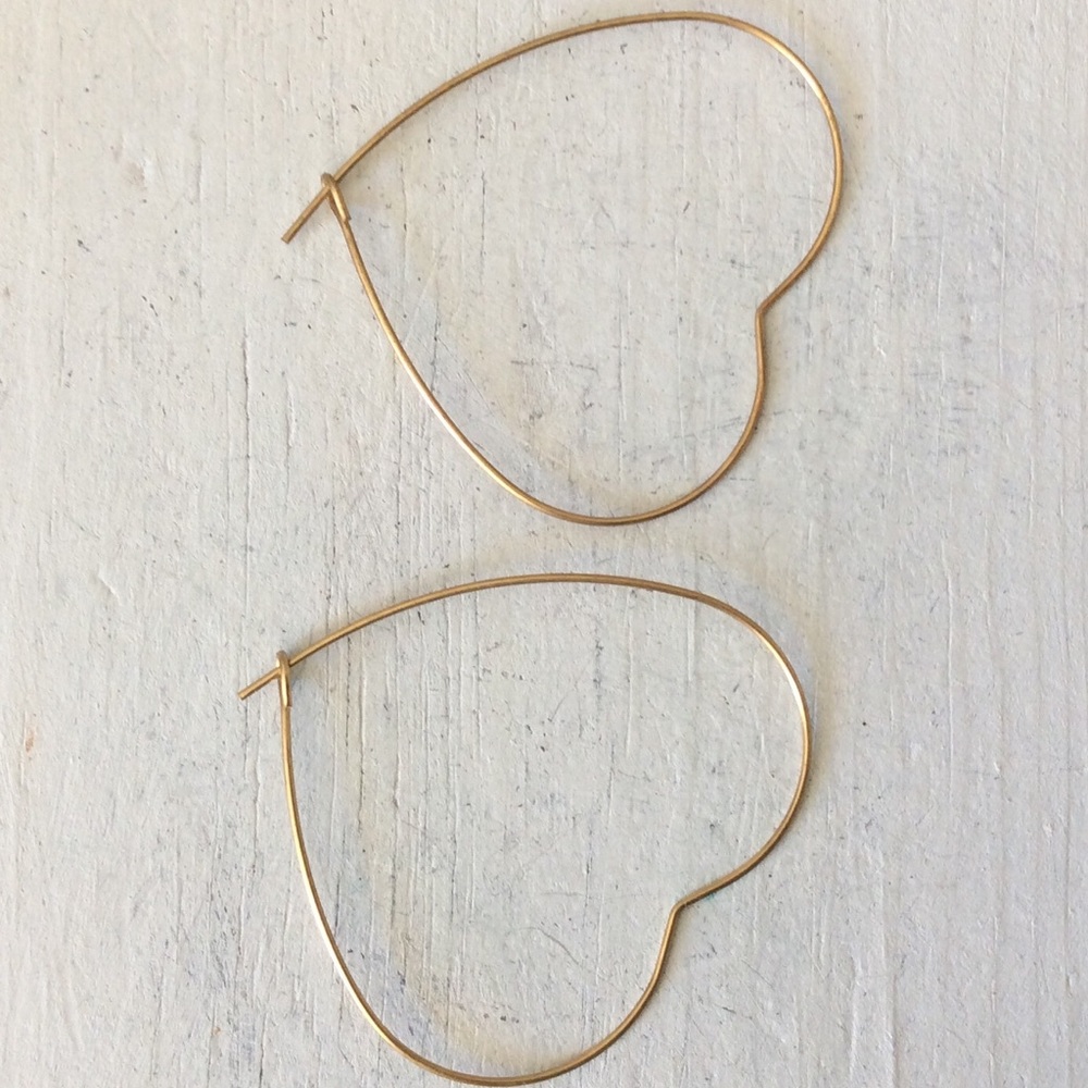 New lightweight heart hoop Sundance Charm Earrings